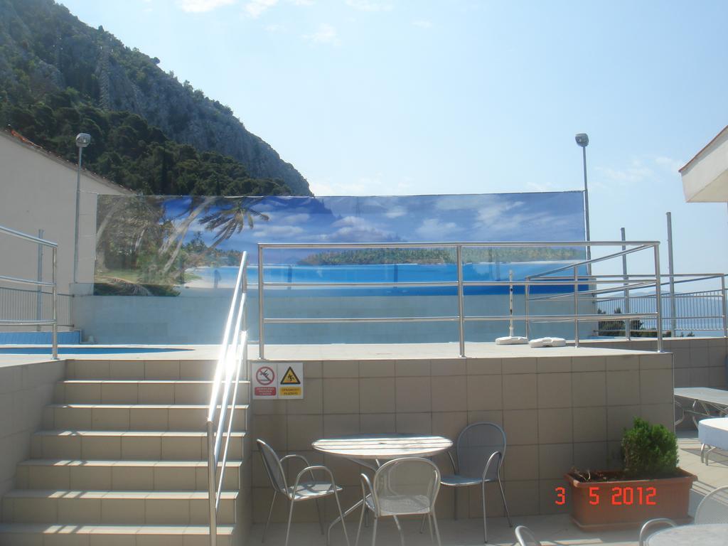 Aparthotel Pecic Gradac  Extérieur photo