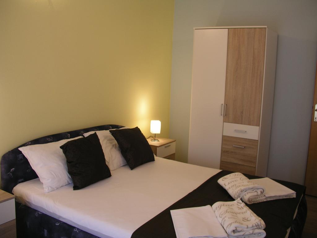 Aparthotel Pecic Gradac  Extérieur photo