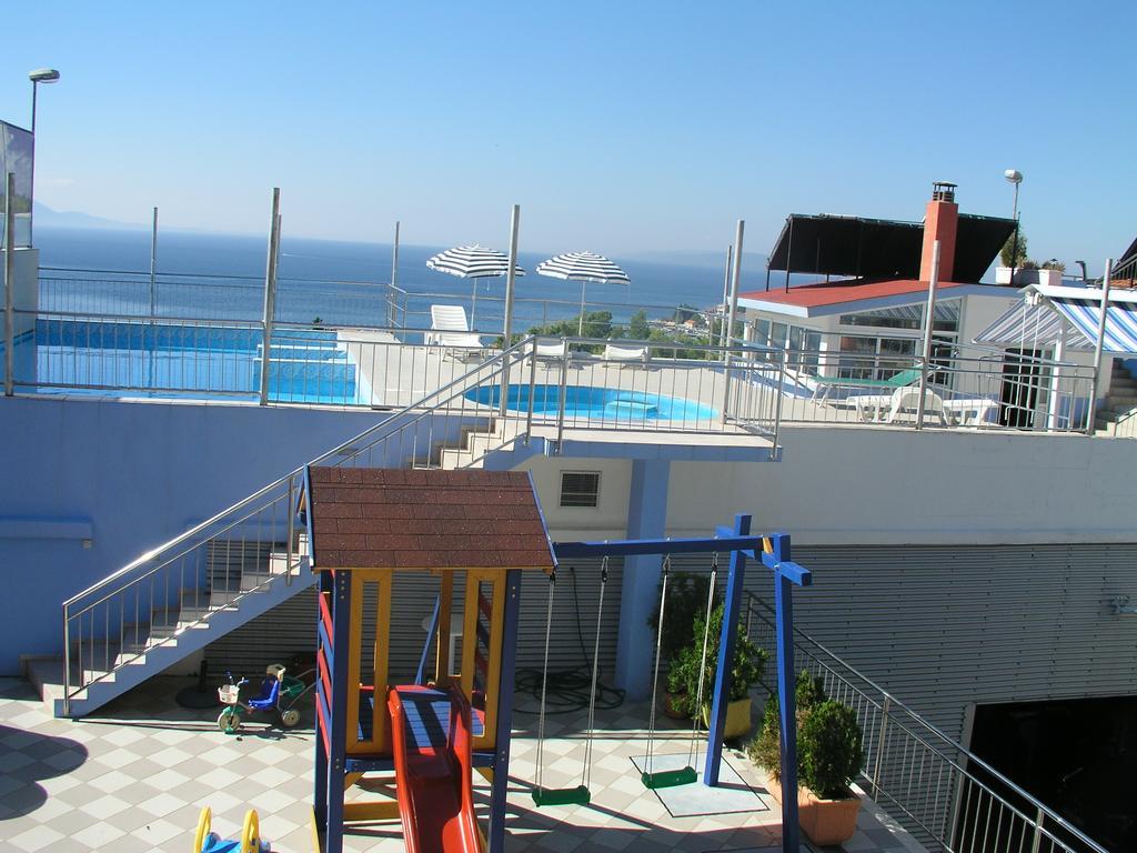 Aparthotel Pecic Gradac  Extérieur photo